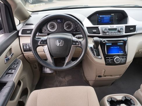 Used 2016 Honda Odyssey EX image 19
