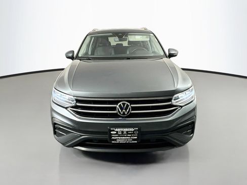 Used 2023 Volkswagen Tiguan SE AWD/4WD image 2