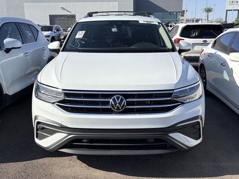 Used 2022 Volkswagen Tiguan SE AWD/4WD image 3