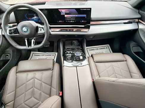 Used 2025 BMW i5 eDrive40i image 15