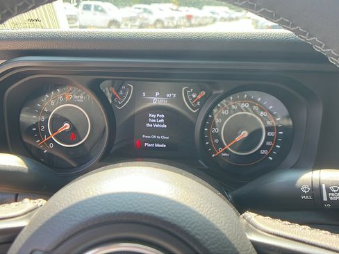 New 2025 Jeep Gladiator Sport image 25