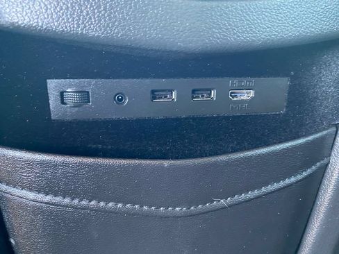 Used 2019 Cadillac Escalade Premium Luxury AWD/4WD image 39