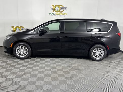 New 2026 Chrysler Voyager LX image 5