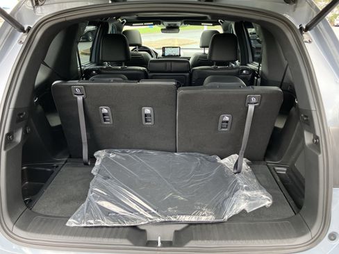 Certified 2025 Honda Pilot Black Edition image 36
