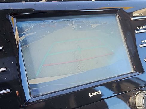 Used 2020 Toyota Camry SE image 16