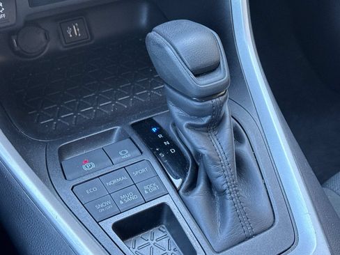 Certified 2025 Toyota RAV4 XLE AWD/4WD image 34