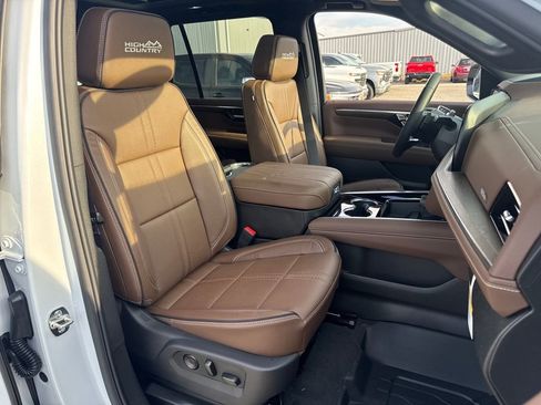 New 2026 Chevrolet Tahoe High Country image 11