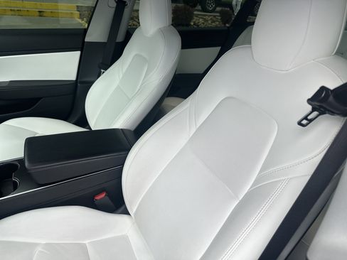 Used 2019 Tesla Model 3 Long Range image 16