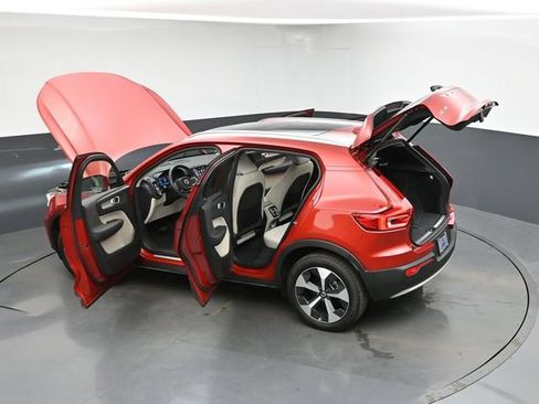 Used 2025 Volvo XC40 B5 Plus AWD/4WD image 48