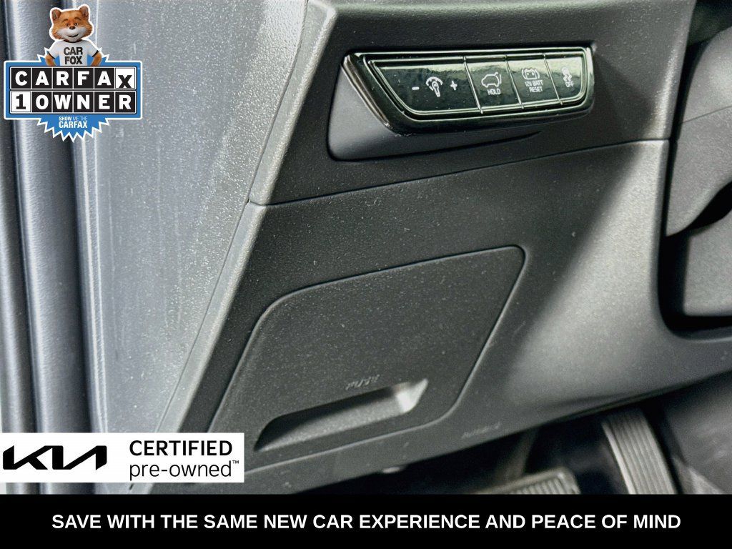 Used 2025 Kia Niro FWD image 12