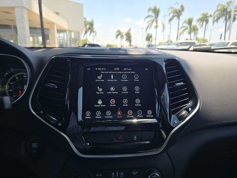Used 2022 Jeep Cherokee Limited AWD/4WD image 28