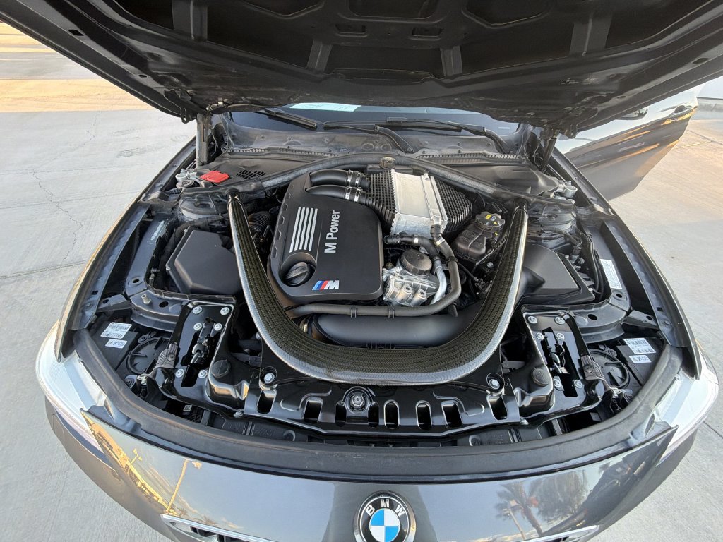 Used 2015 BMW M4 Convertible RWD image 28