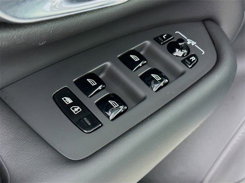 Used 2023 Volvo XC90 T8 Plus w/ Protection Package Premier image 17