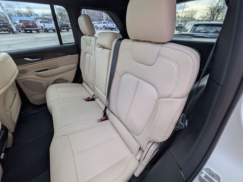 New 2026 Jeep Grand Cherokee Limited image 17