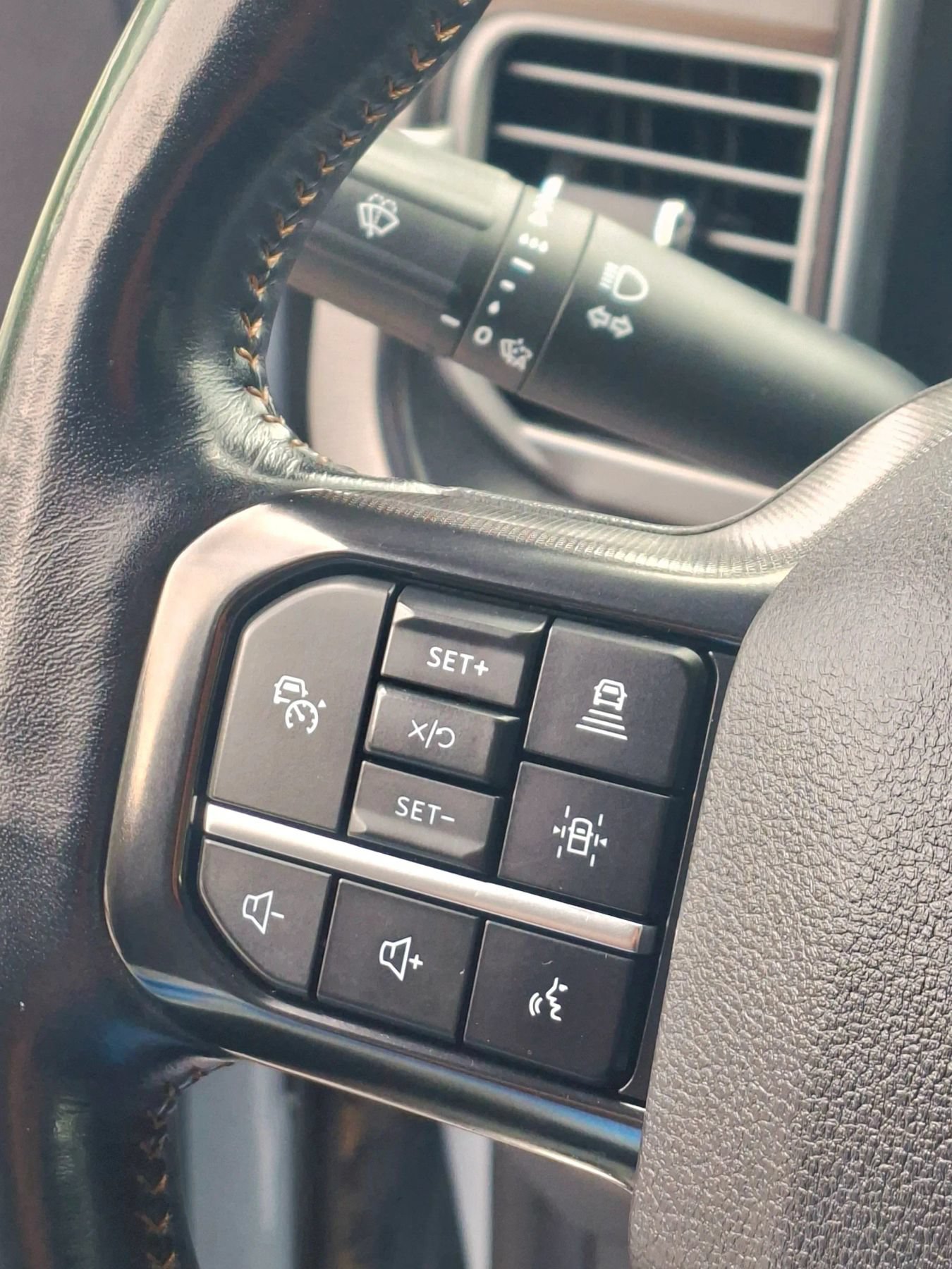 Used 2024 Ford F250 Platinum AWD/4WD image 26