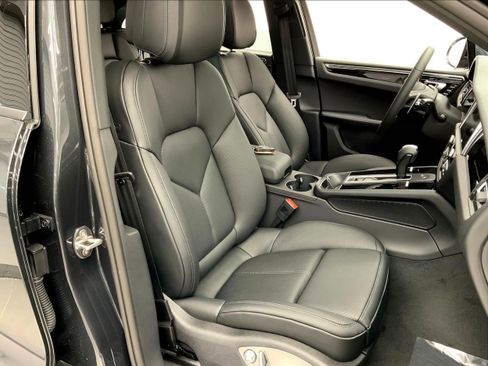New 2026 Porsche Macan image 25