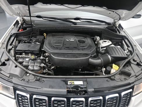 Used 2017 Jeep Grand Cherokee Limited AWD/4WD image 14