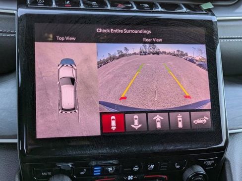 New 2025 Jeep Grand Cherokee Limited w/ Luxury Tech Group II image 21