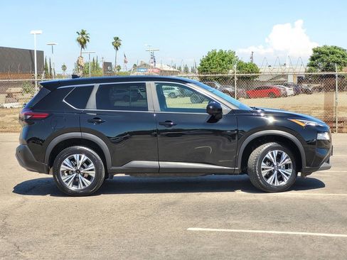 Used 2023 Nissan Rogue SV AWD/4WD image 4