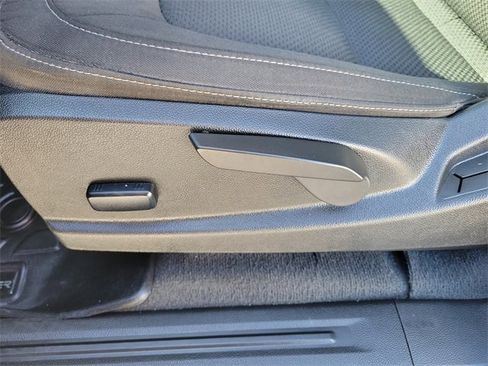 Used 2022 Chevrolet Colorado LT image 21