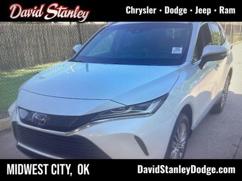 Used 2023 Toyota Venza XLE AWD/4WD image 1