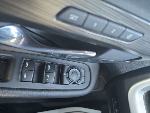 Used 2023 GMC Terrain SLT w/ Infotainment Package II image 24