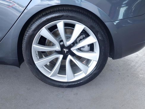 Used 2018 Tesla Model 3 Mid Range RWD image 11