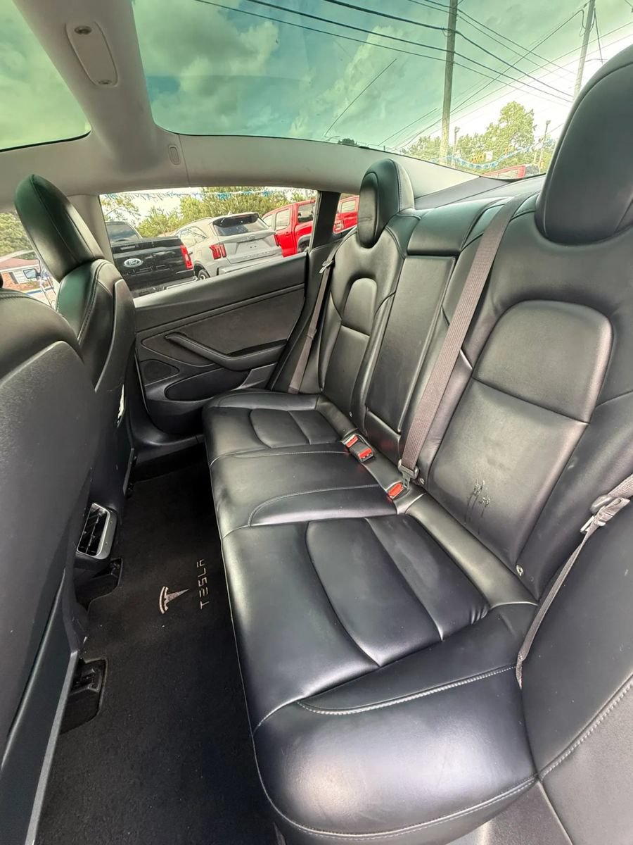 Used 2020 Tesla Model 3 Standard Range RWD image 14