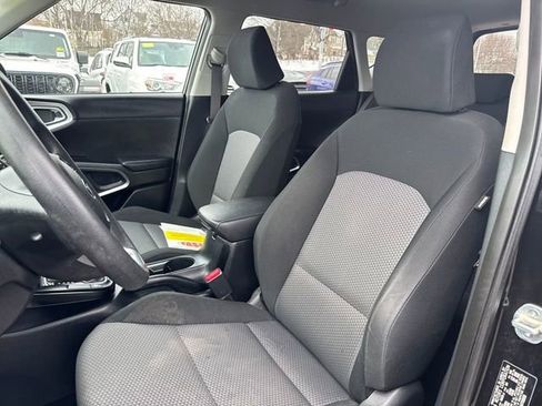 Used 2021 Kia Soul LX image 15