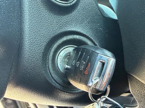Used 2017 Kia Sorento FWD image 30