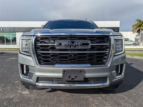Used 2024 GMC Yukon SLT w/ SLT Luxury Package image 8