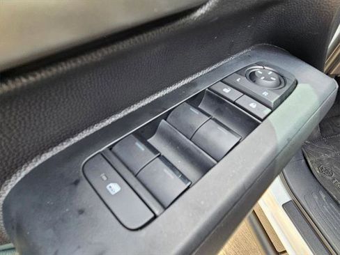 Certified 2025 Toyota Tacoma Trailhunter image 15