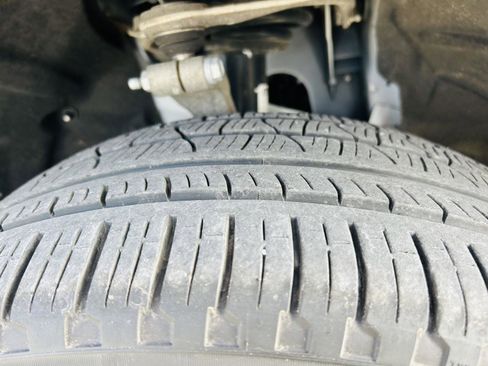 Used 2023 Jeep Grand Cherokee Limited w/ Luxury Tech Group II image 43