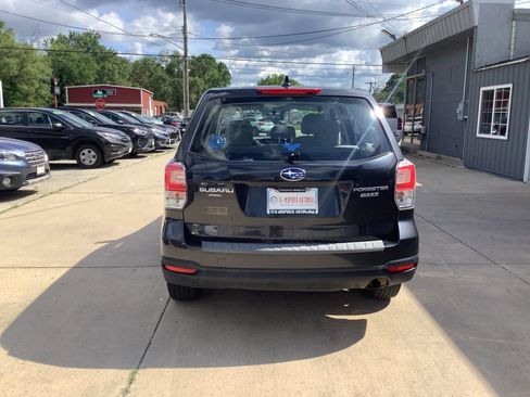 Used 2017 Subaru Forester 2.5i AWD/4WD image 8