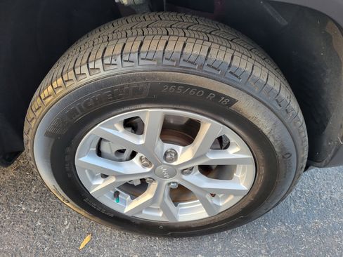 Used 2023 Jeep Grand Cherokee Limited w/ Luxury Tech Group II image 34