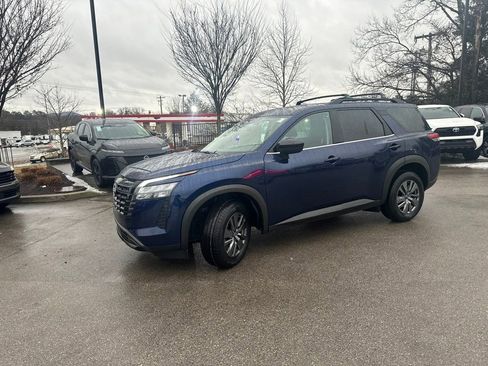 New 2026 Nissan Pathfinder SV AWD/4WD image 3