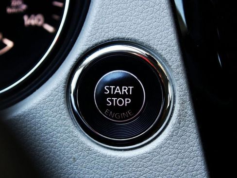 Used 2020 Nissan Rogue Sport SV image 21