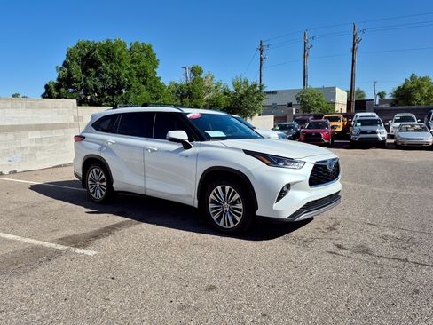 Used 2021 Toyota Highlander Platinum AWD/4WD image 7