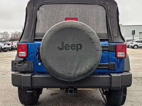 Used 2010 Jeep Wrangler Unlimited Sport image 5