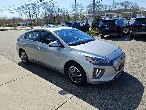 Used 2021 Hyundai Ioniq Limited FWD image 14