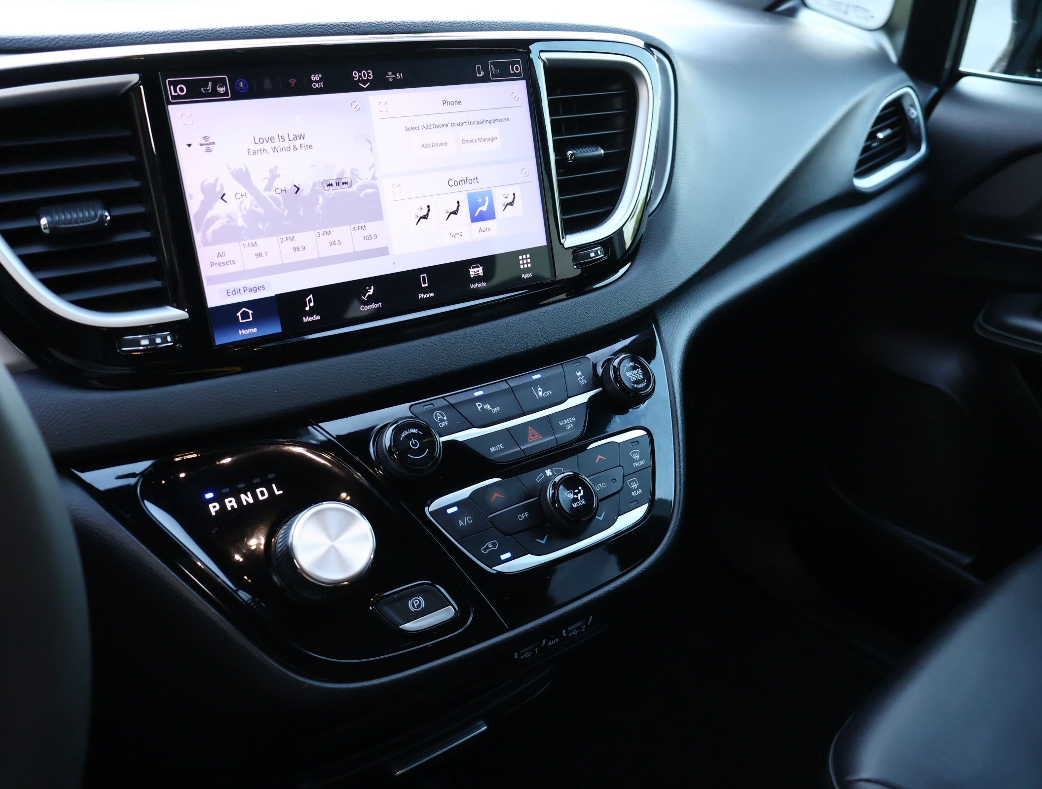 Used 2025 Chrysler Pacifica Select FWD image 18