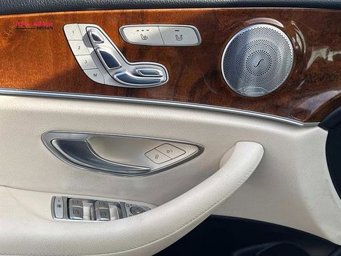 Used 2018 Mercedes-Benz E 300 image 21