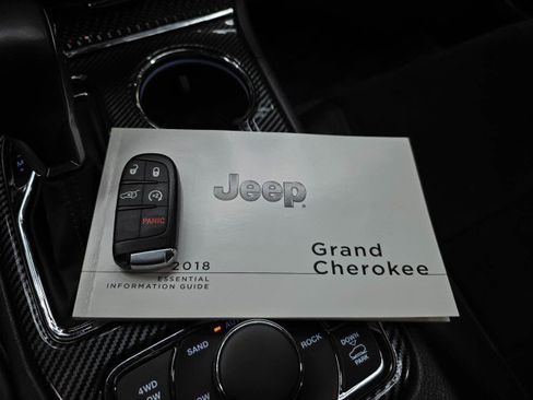 Used 2018 Jeep Grand Cherokee Trailhawk AWD/4WD image 40
