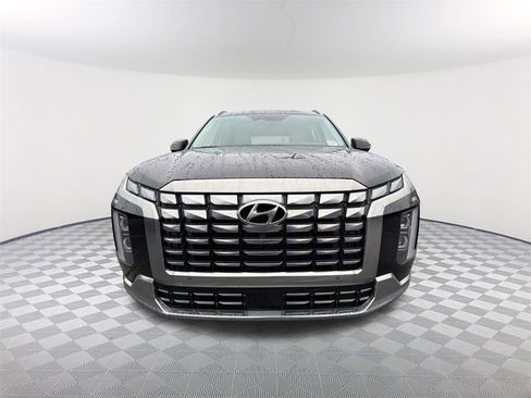 Used 2023 Hyundai Palisade Calligraphy w/ Winter Package image 2