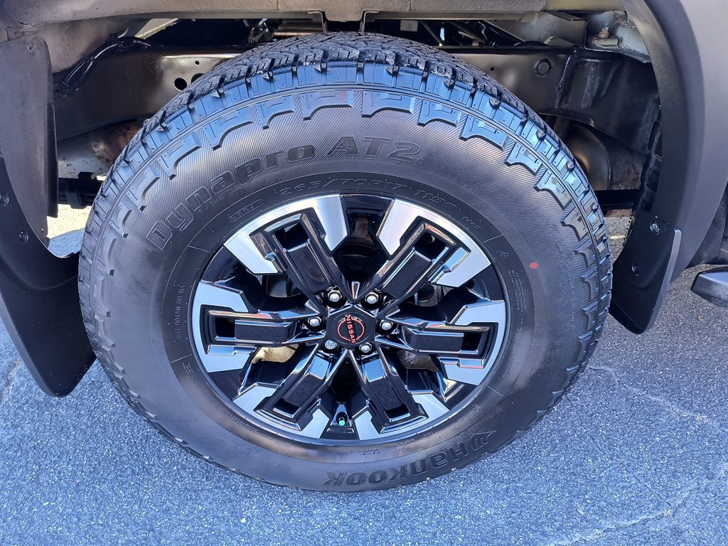 Used 2023 Nissan Frontier PRO-4X w/ Technology Package AWD/4WD image 12