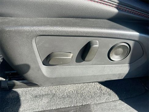 Certified 2023 GMC Canyon AT4X image 16