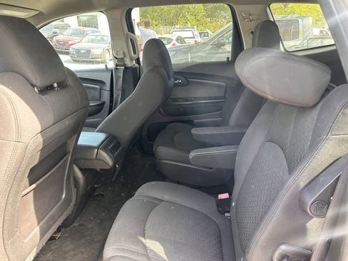 Used 2012 Chevrolet Traverse LT image 9