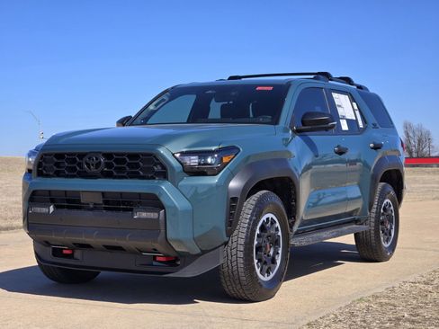 New 2026 Toyota 4Runner TRD Off-Road Premium image 2