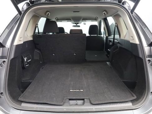 Used 2025 Nissan Rogue SV image 26