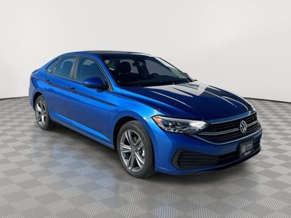 Used 2023 Volkswagen Jetta SE w/ Panoramic Sunroof Package